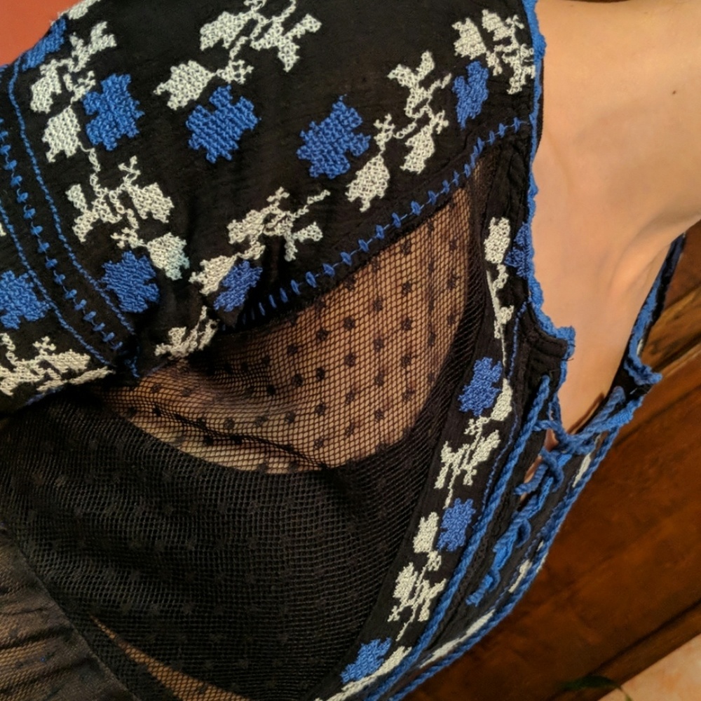Blouse - Picture 6 of 8